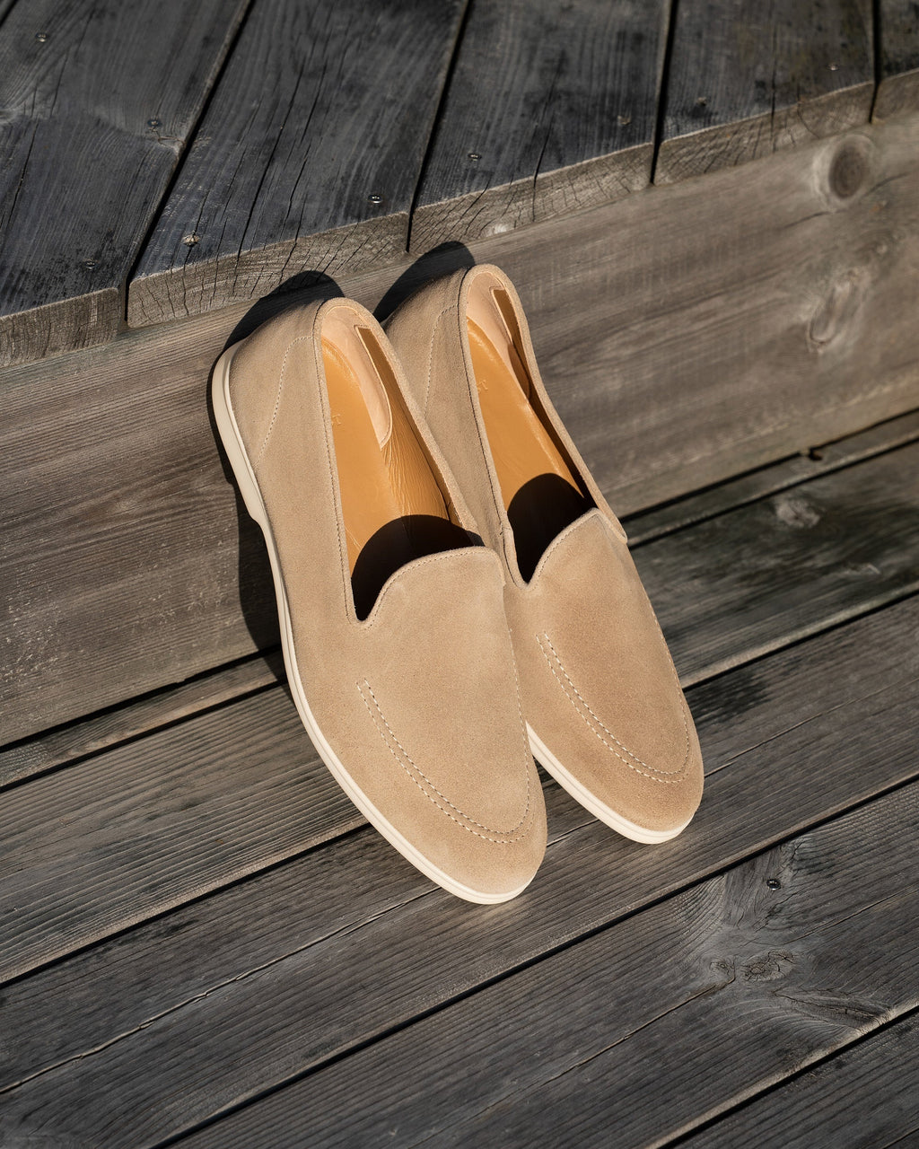 Rivo Slip-On Loafer – Sand Suede