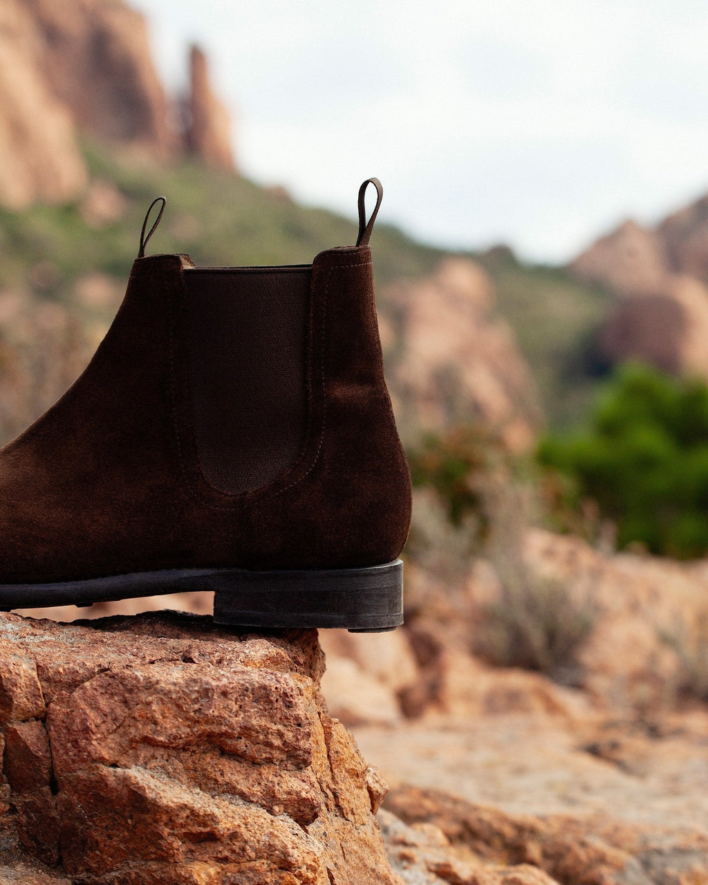 Whitlock Chelsea Boot – Dark Brown Suede
