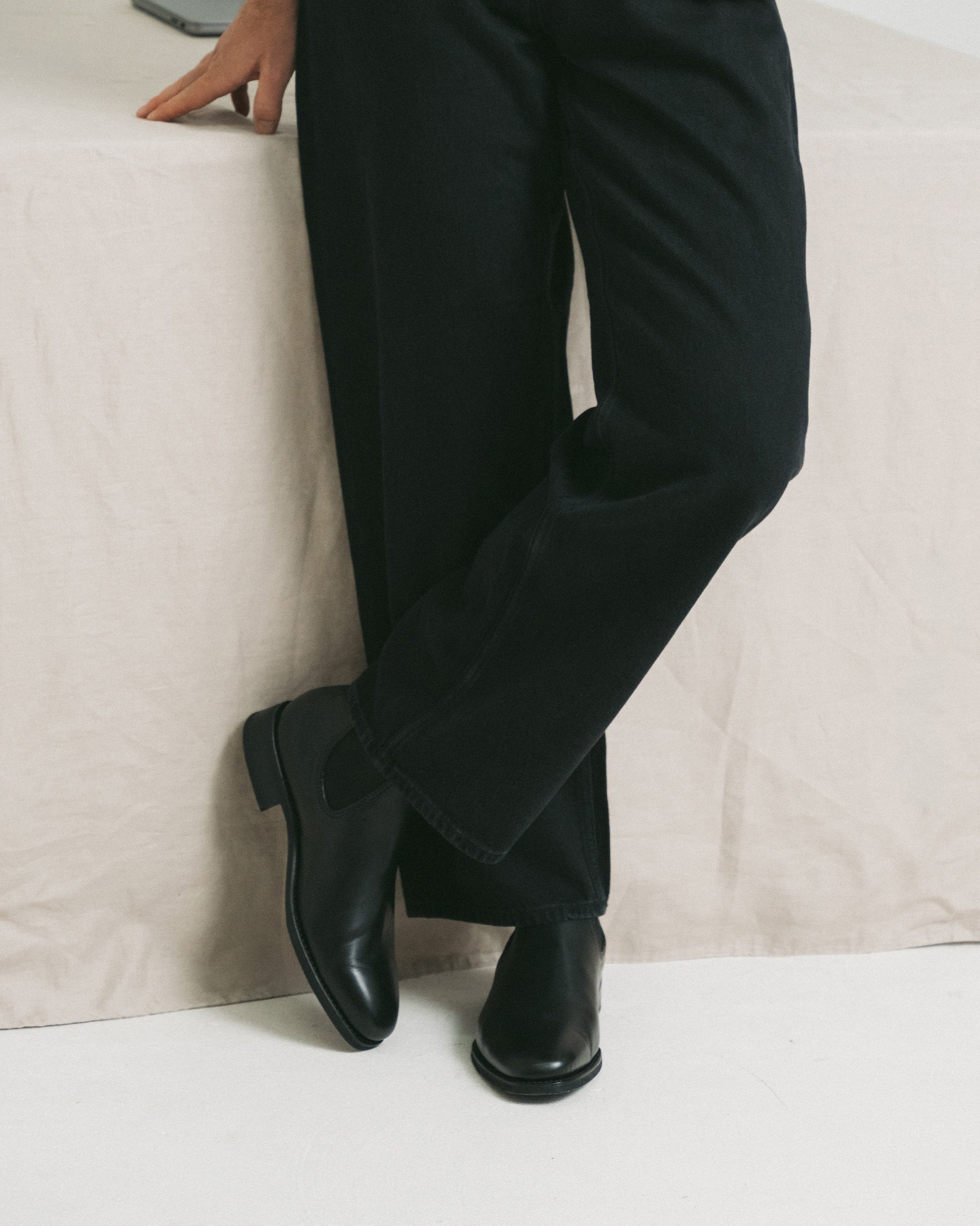 Halton Chelsea Boot – Black Calf